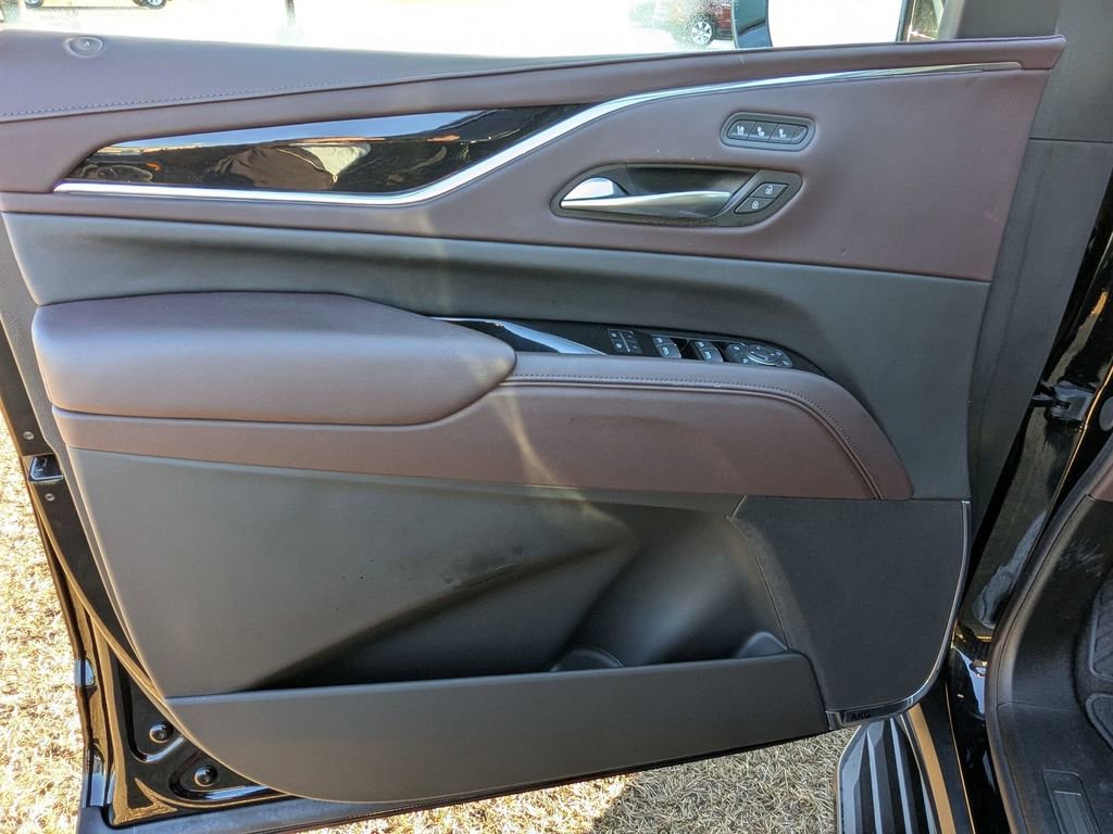 Certified 2024 Cadillac Escalade Premium Luxury Platinum image 10