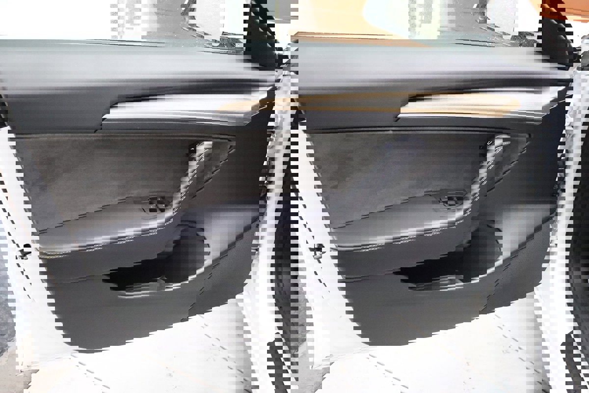 Used 2023 Tesla Model 3 Standard Range image 31