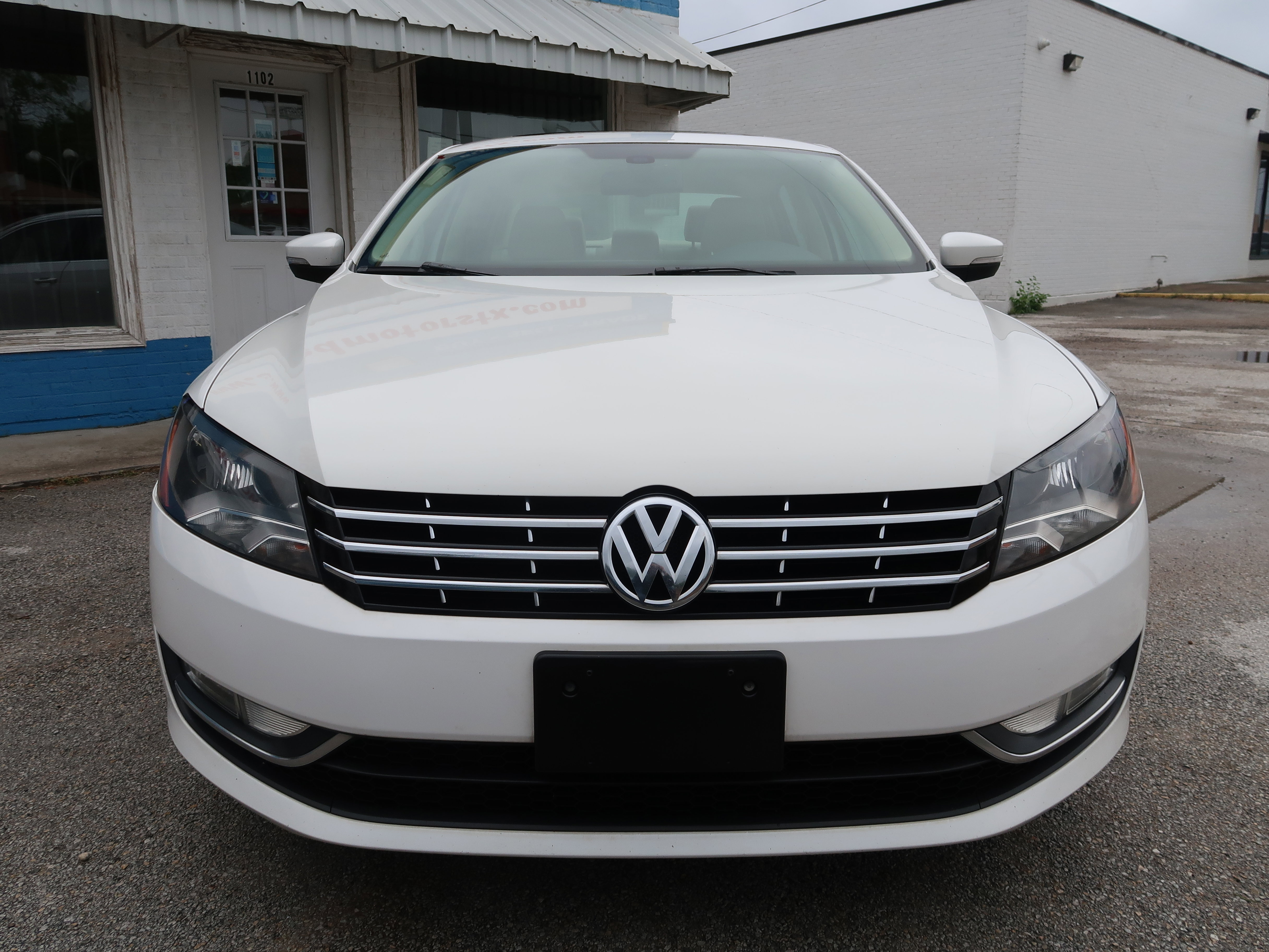 Used 2013 Volkswagen Passat TDI SEL Premium image 9