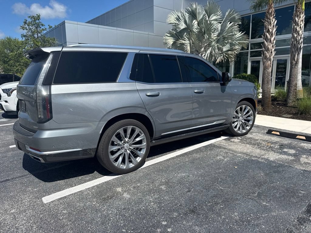 Used 2026 Cadillac Escalade Platinum Luxury w/ LPO, Radiant Package AWD/4WD image 3