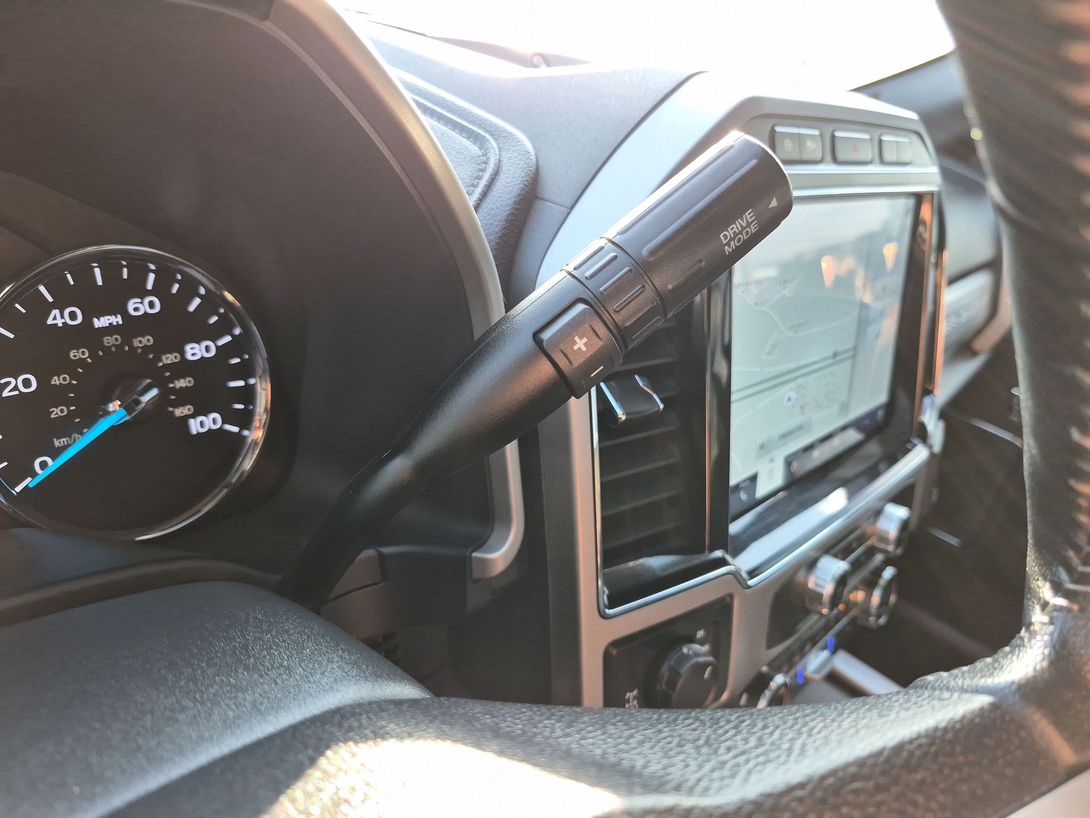 Used 2022 Ford F350 Lariat w/ Black Appearance Package AWD/4WD image 28
