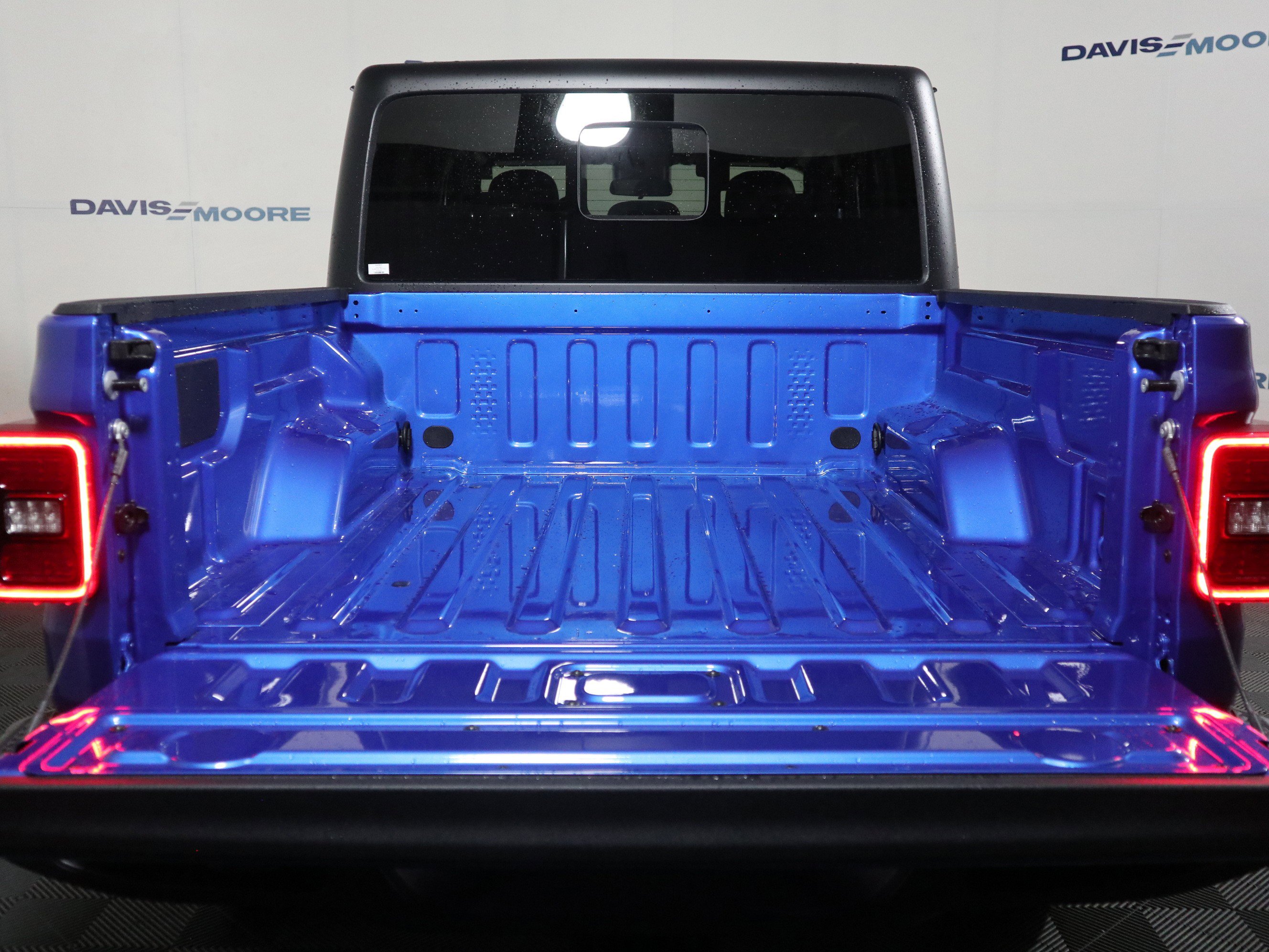 New 2025 Jeep Gladiator Sport AWD/4WD image 8