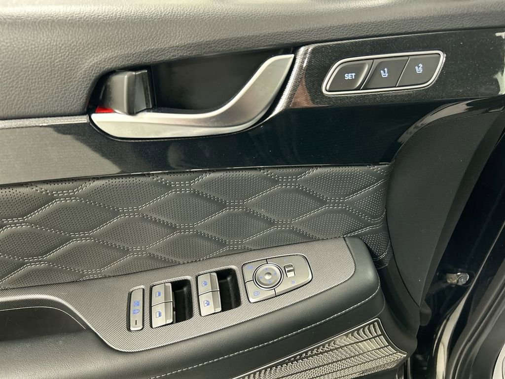 Used 2021 Hyundai Palisade Calligraphy image 11