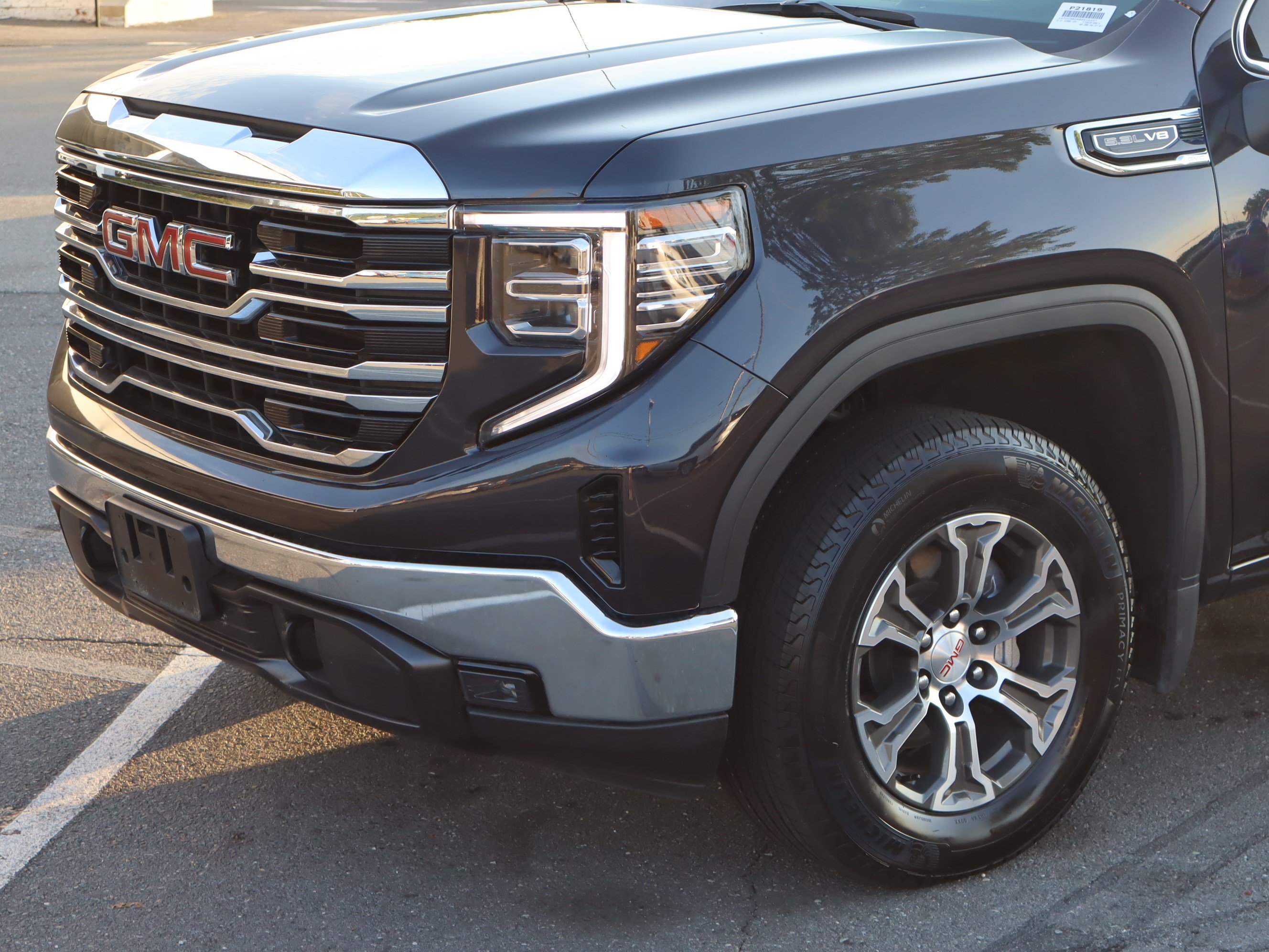 Used 2025 GMC Sierra 1500 SLT AWD/4WD image 6