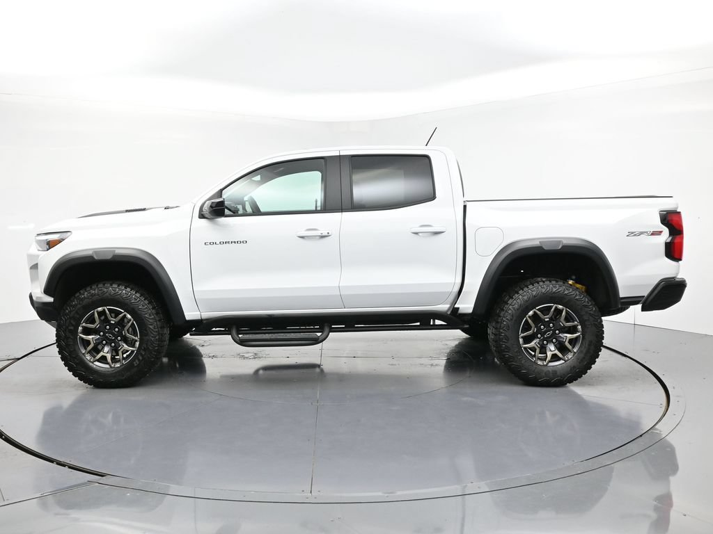 Used 2025 Chevrolet Colorado ZR2 AWD/4WD image 5