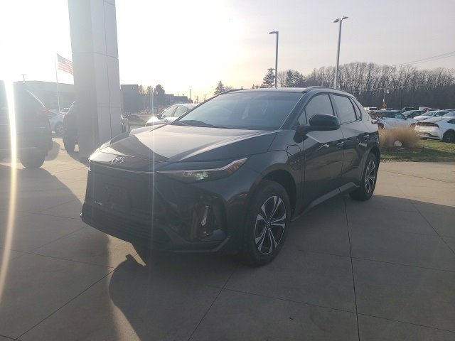 Used 2024 Toyota bZ4X XLE image 3
