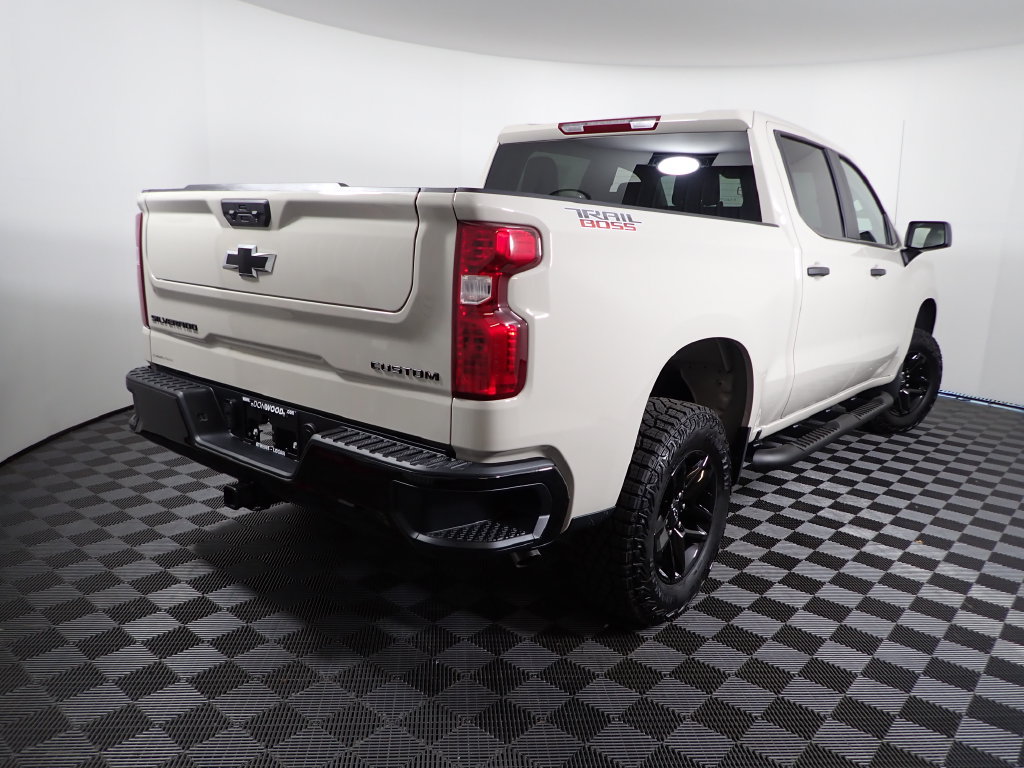 New 2026 Chevrolet Silverado 1500 Custom Trail Boss w/ LPO, Dark Essentials Package AWD/4WD image 15