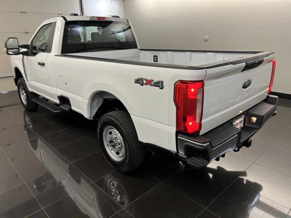 New 2026 Ford F250 XL w/ XL Chrome Package image 4