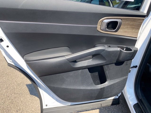 Used 2023 Kia Sorento EX w/ Panoramic Sunroof Package FWD image 24
