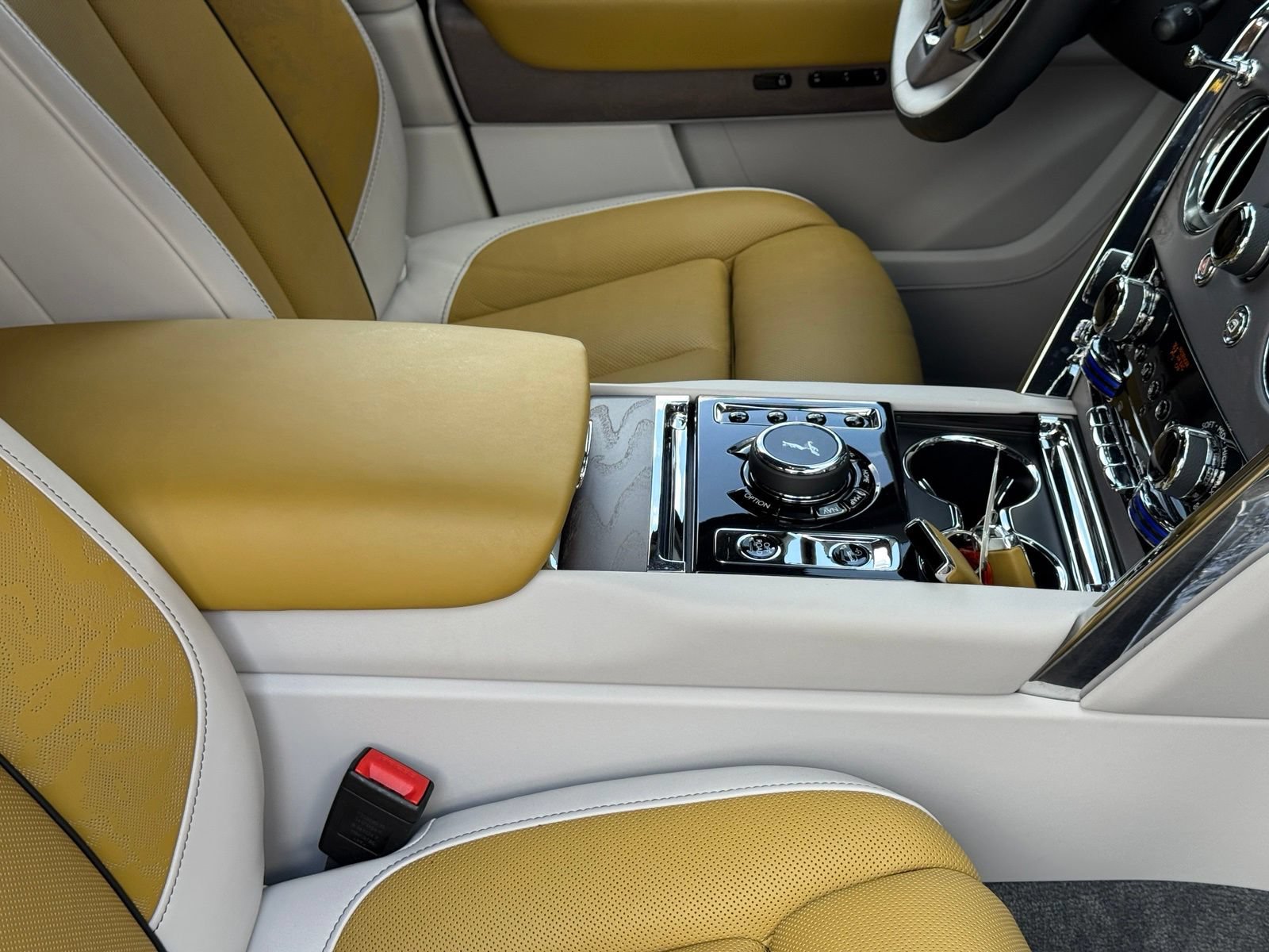 Used 2025 Rolls-Royce Cullinan AWD/4WD image 54