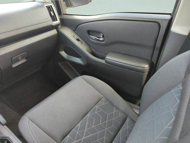 Certified 2025 Nissan Frontier SV w/ SV Convenience Package image 26