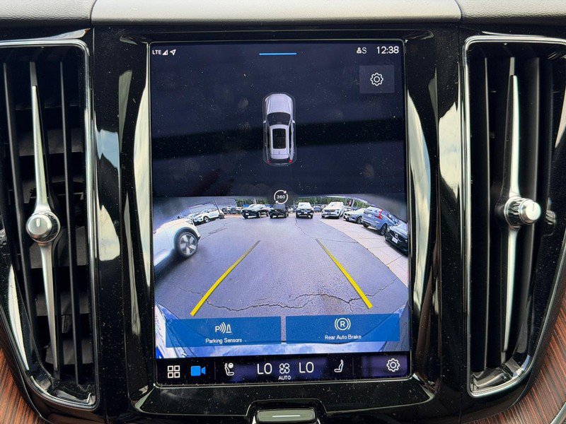 Certified 2023 Volvo XC60 B5 Plus w/ Climate Package FWD image 23