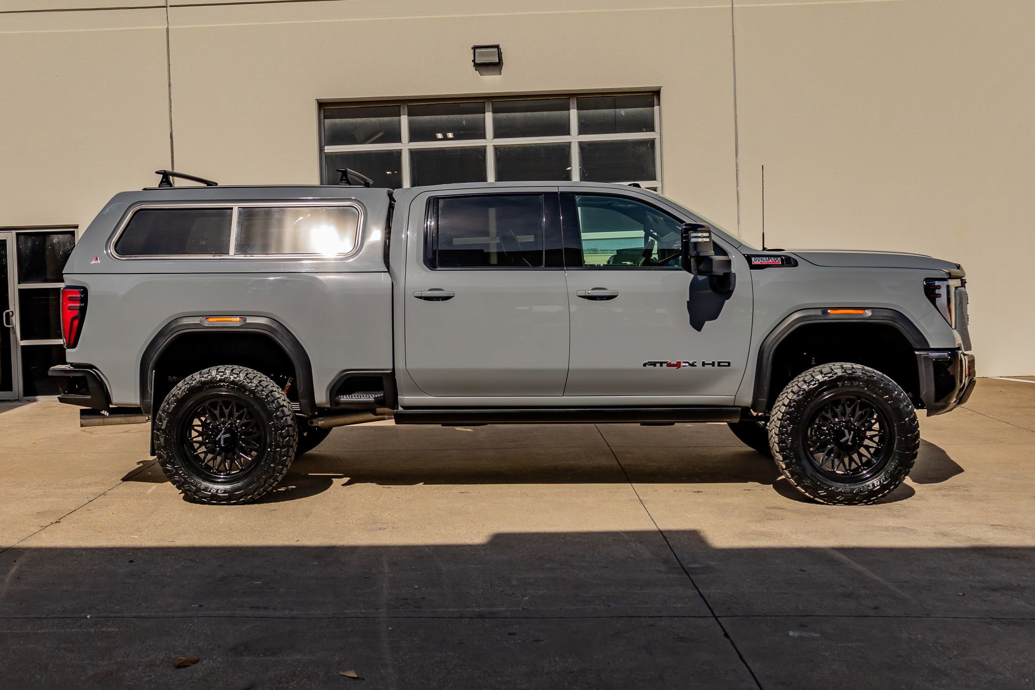 Used 2025 GMC Sierra 2500 AT4X image 11
