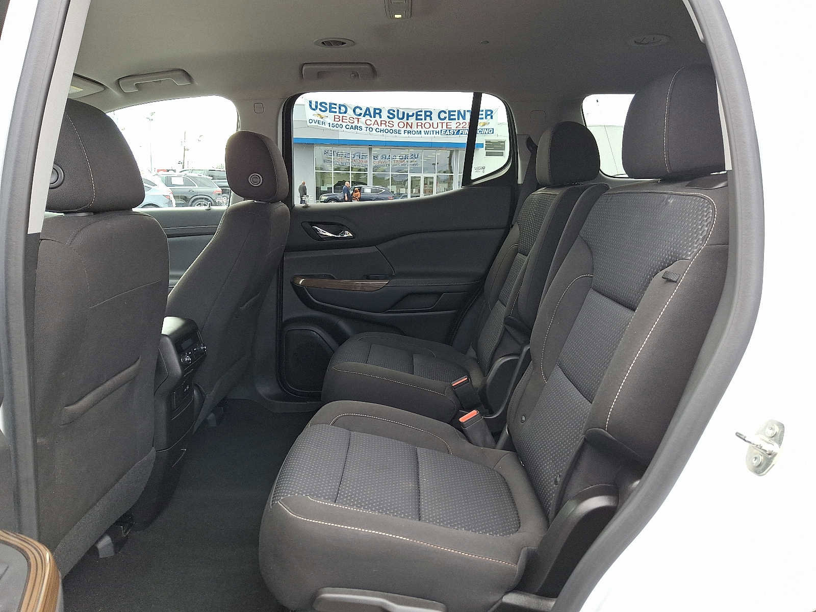 Used 2023 GMC Acadia SLE w/ Driver Convenience Package image 11
