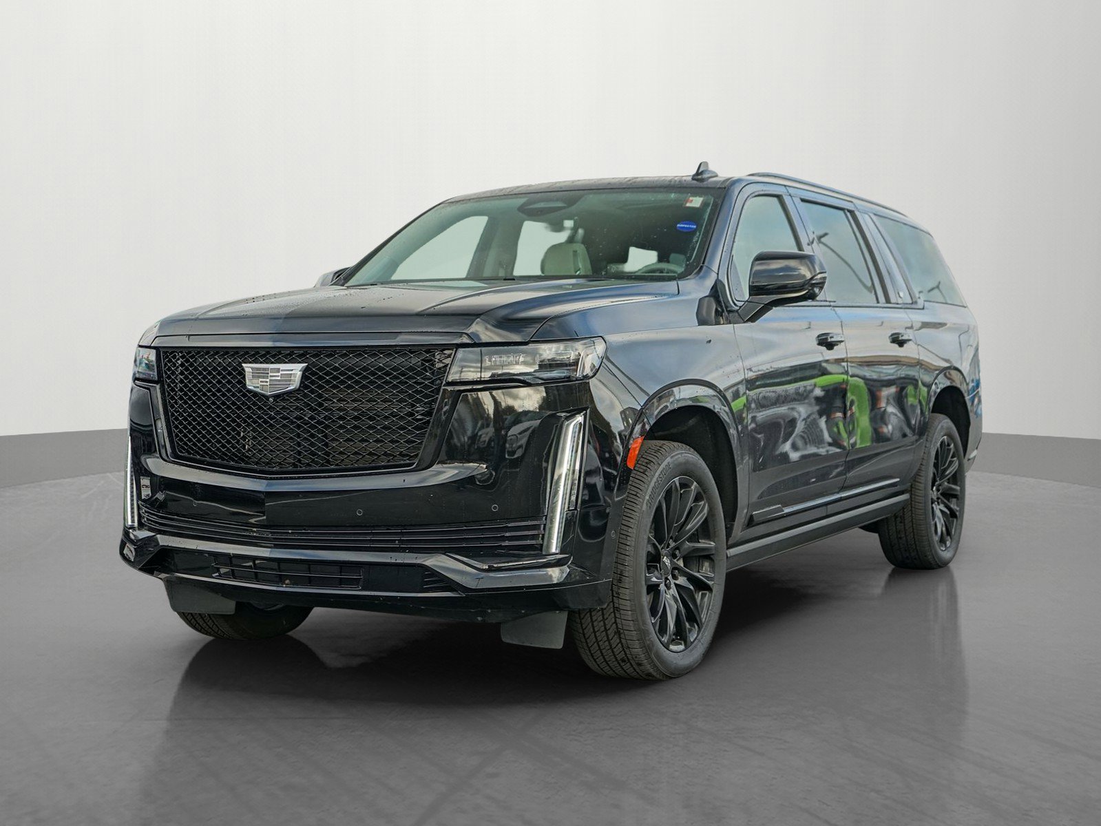 Used 2024 Cadillac Escalade ESV Sport Platinum image 3