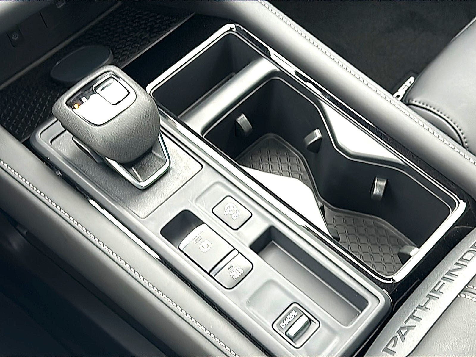 New 2026 Nissan Pathfinder SL w/ SL Premium Package FWD image 26