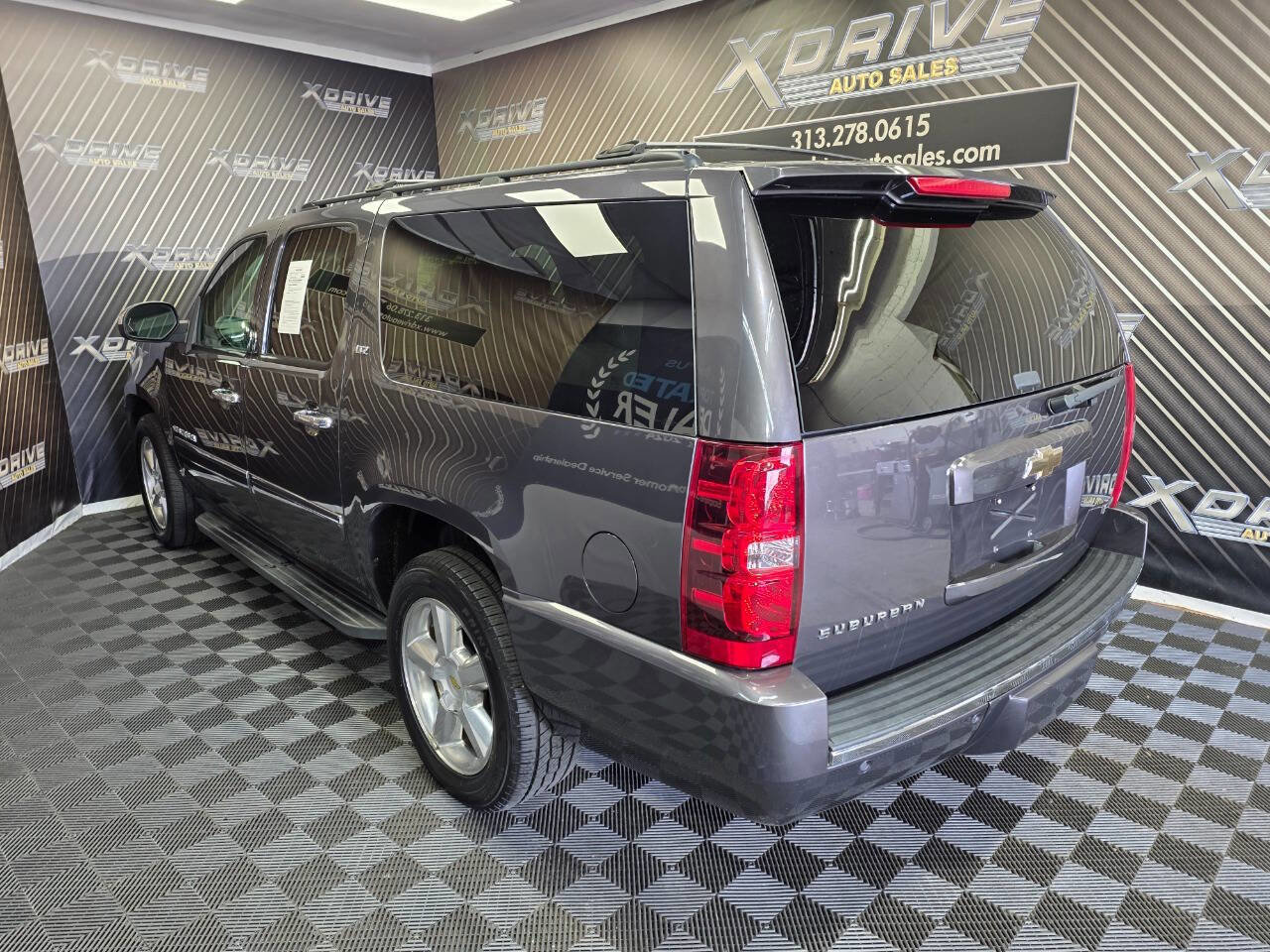 Used 2011 Chevrolet Suburban LTZ image 10