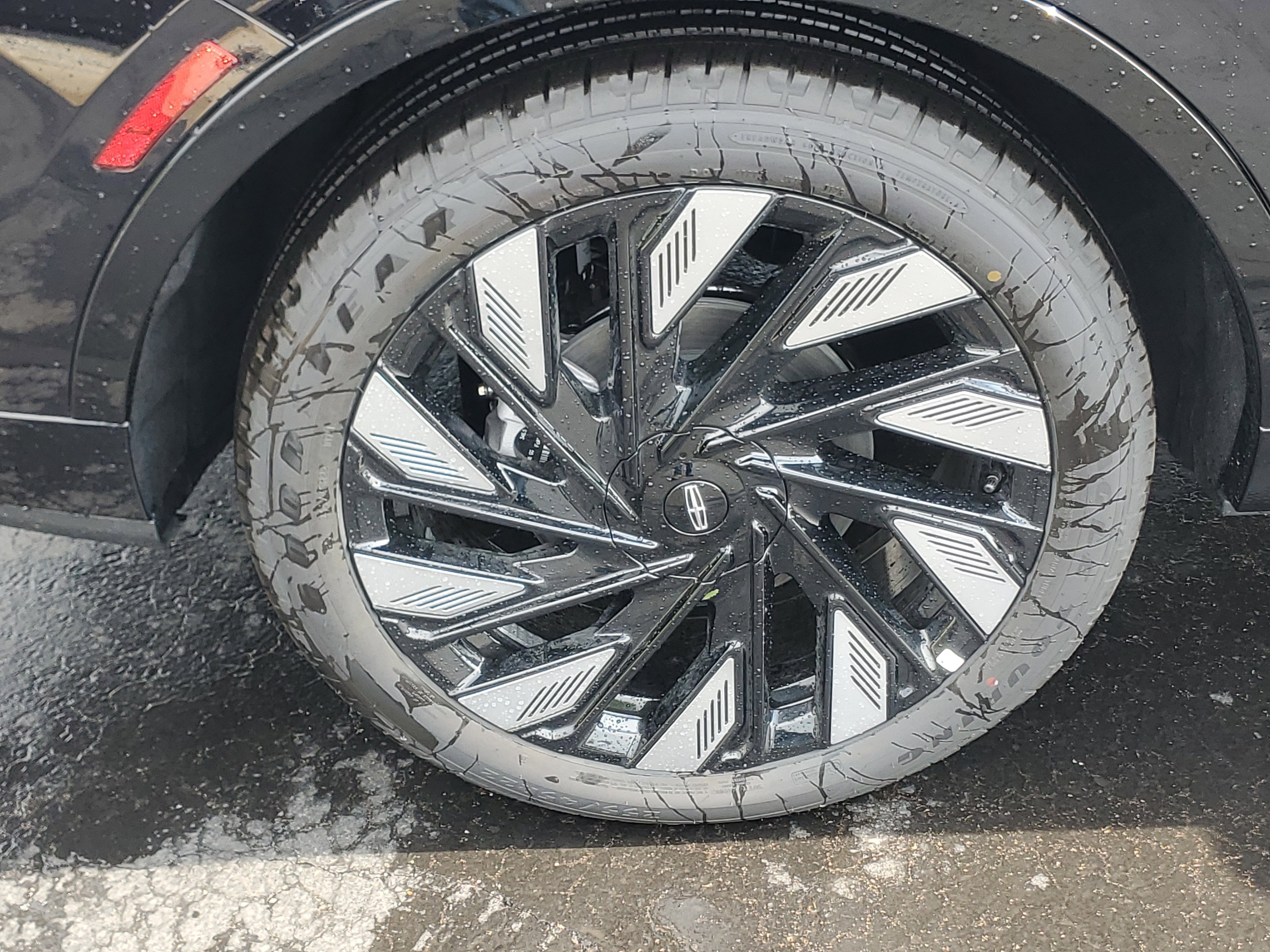 New 2026 Lincoln Nautilus Reserve w/ Jet Appearance Package AWD/4WD image 5