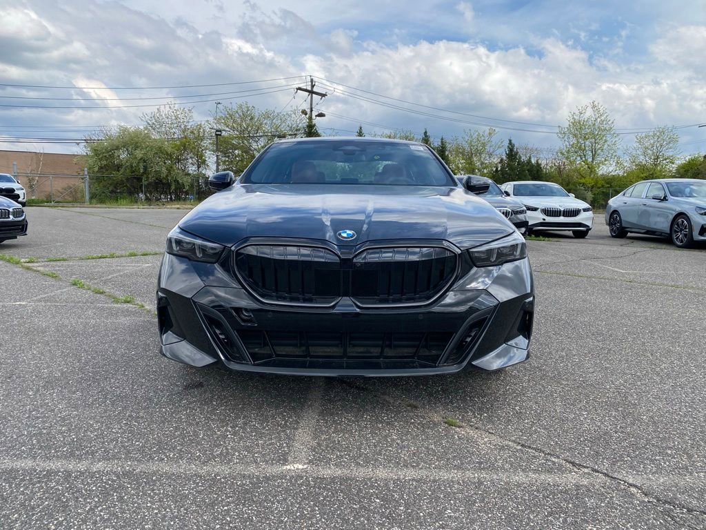 New 2026 BMW 530i xDrive AWD/4WD image 2