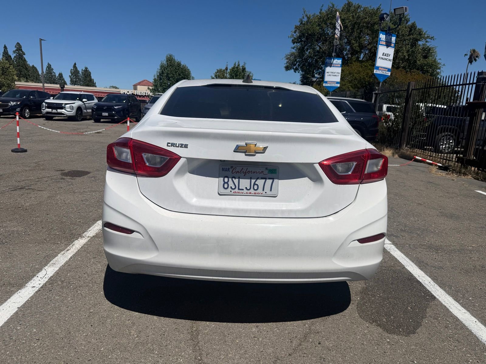 Used 2017 Chevrolet Cruze LS FWD image 4