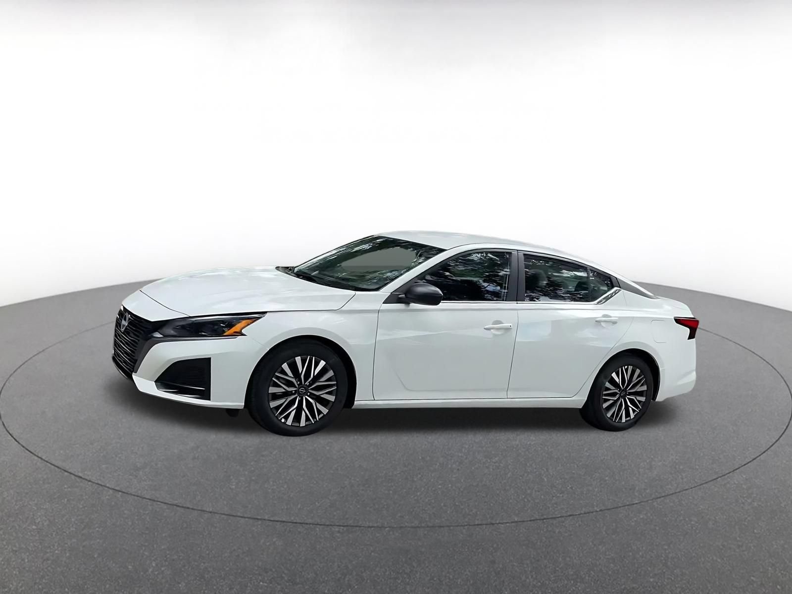 Used 2026 Nissan Altima 2.5 SV FWD image 8