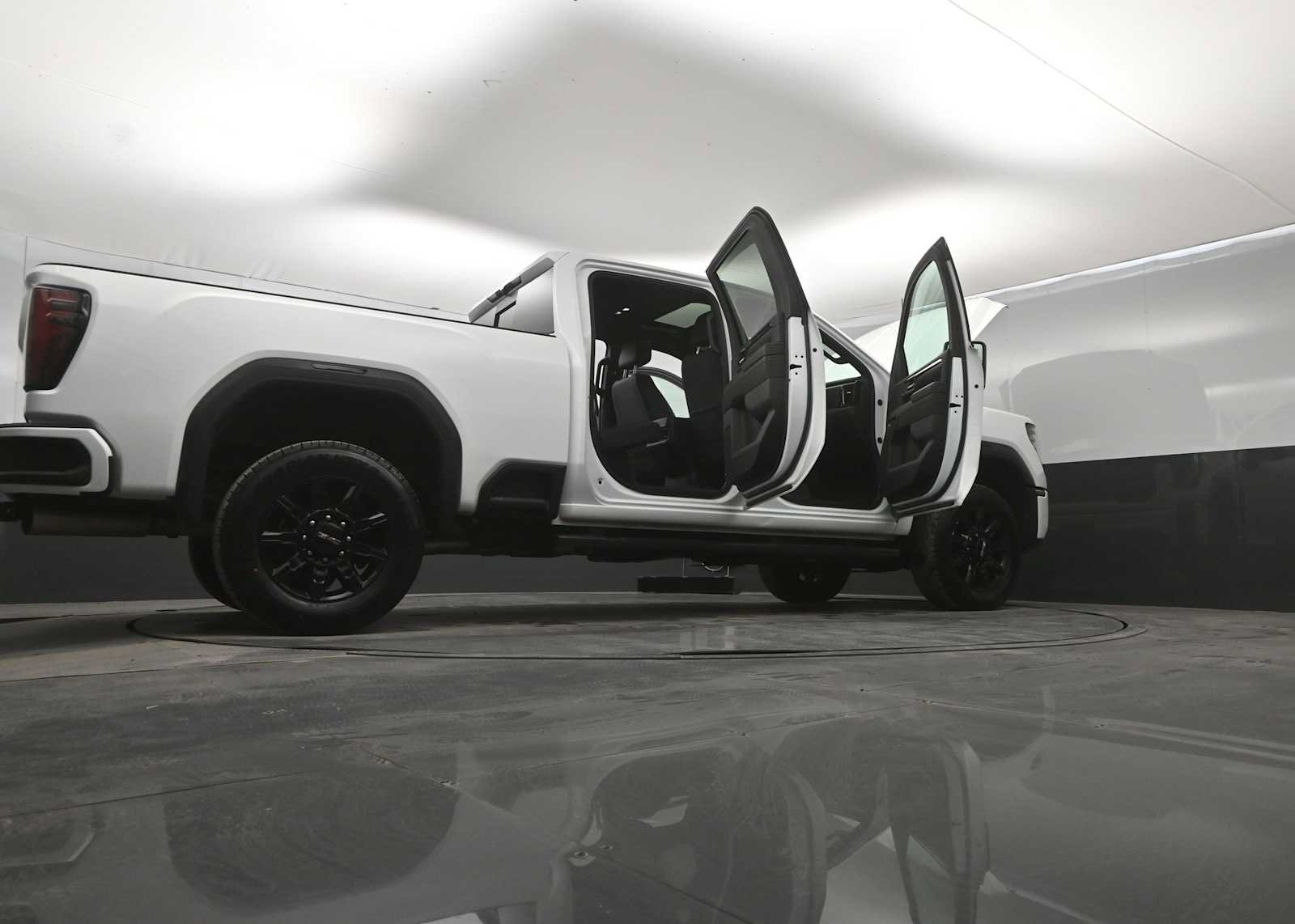 Used 2024 GMC Sierra 2500 AT4 w/ AT4 Preferred Package AWD/4WD image 47