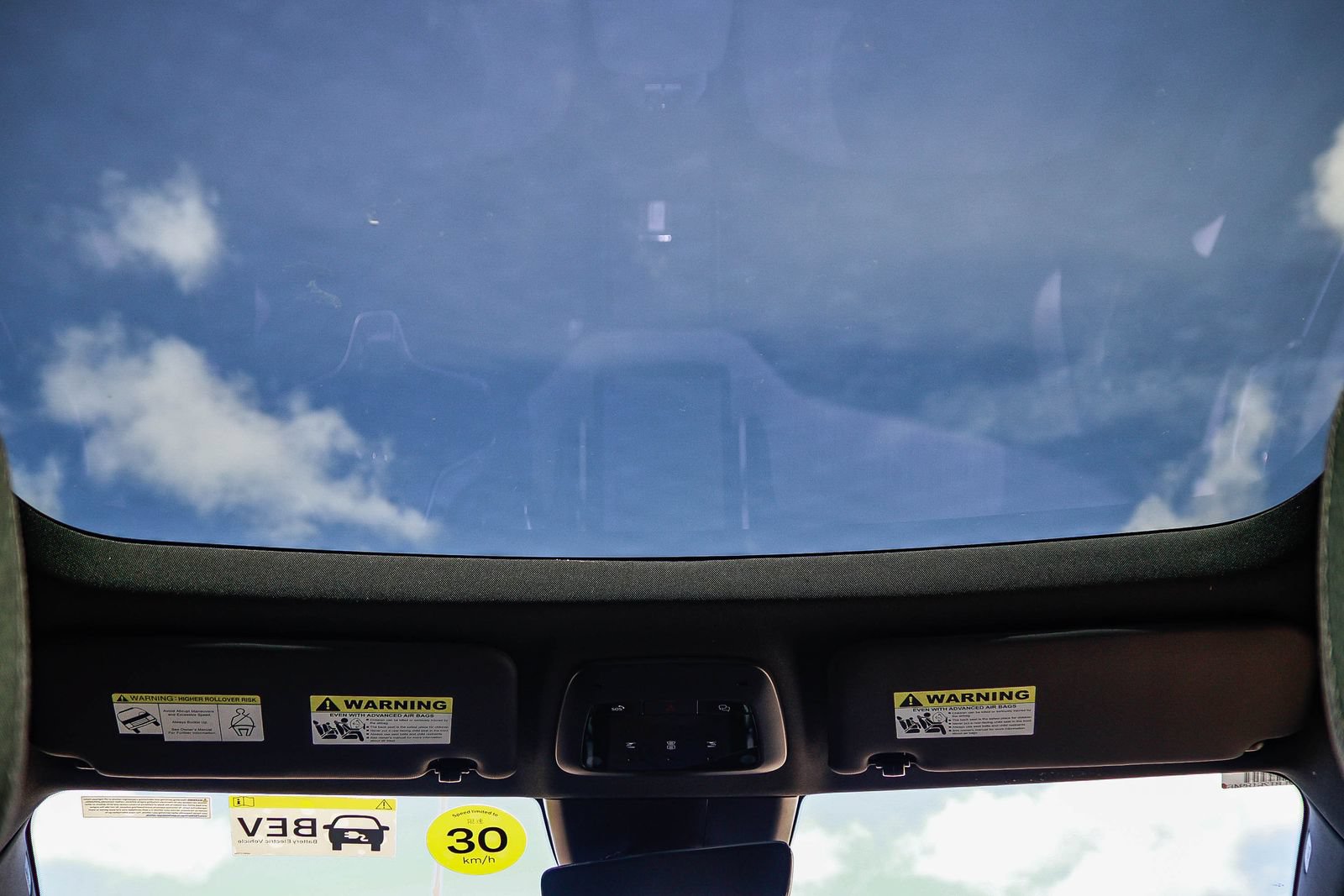 New 2026 Volvo EX30 Ultra AWD/4WD image 16