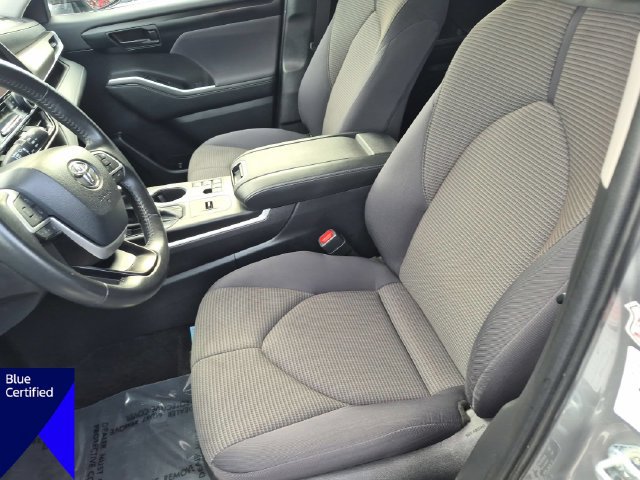 Used 2024 Toyota Highlander LE FWD image 15