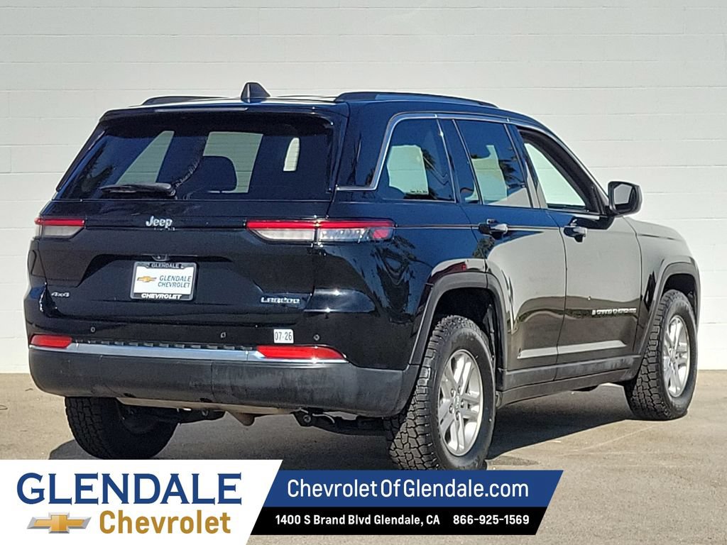 Used 2023 Jeep Grand Cherokee Laredo AWD/4WD image 11