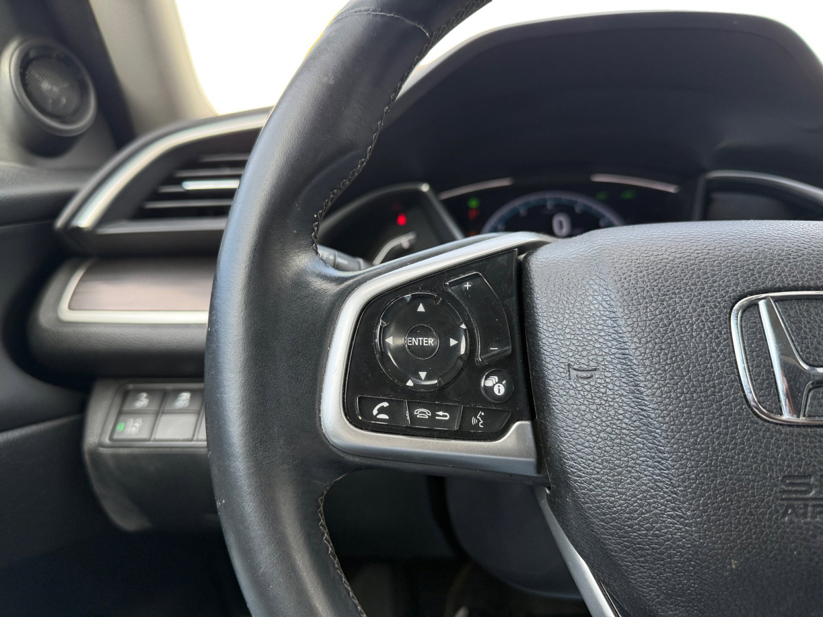 Used 2020 Honda Civic EX image 15