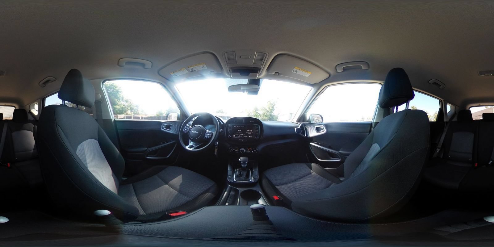 Used 2025 Kia Soul LX w/ LX Technology Package FWD image 39