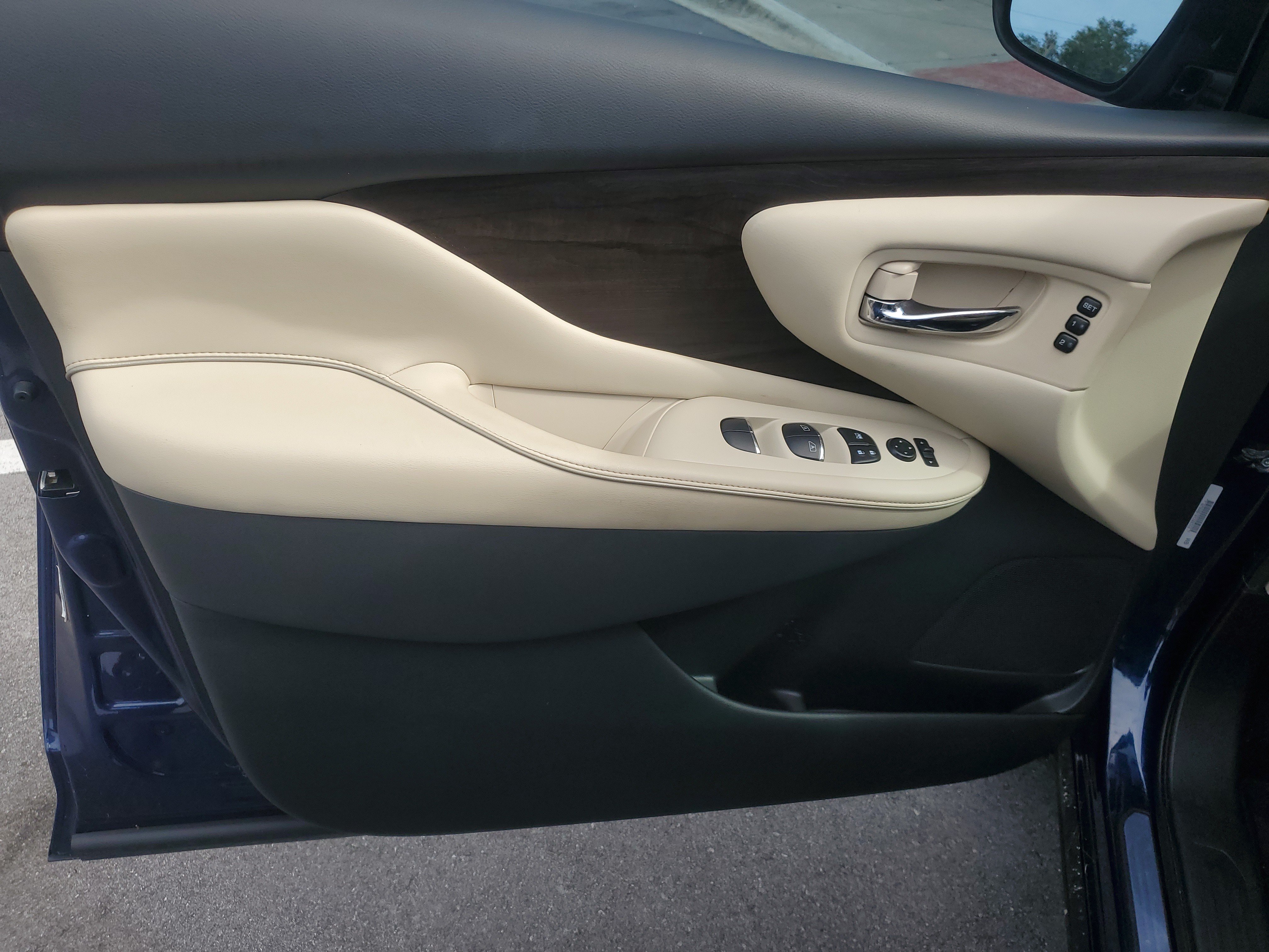 Used 2020 Nissan Murano Platinum FWD image 11