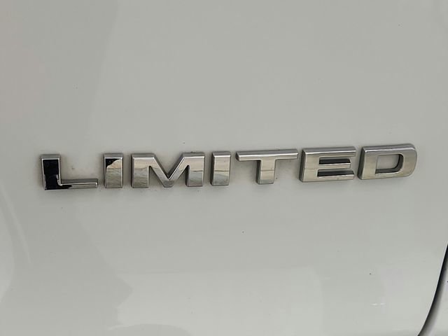 Used 2019 Jeep Cherokee Limited image 28