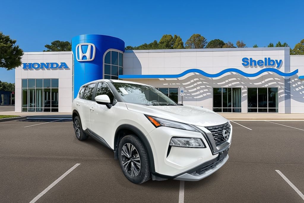 Used 2023 Nissan Rogue SV image 2