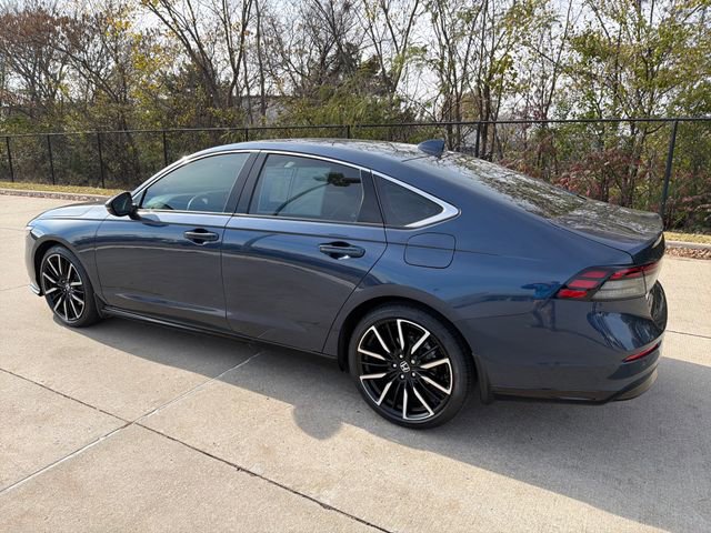 Used 2025 Honda Accord Touring image 3