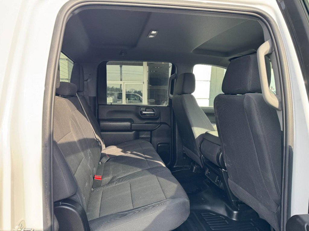 Used 2025 Chevrolet Silverado 2500 W/T image 13