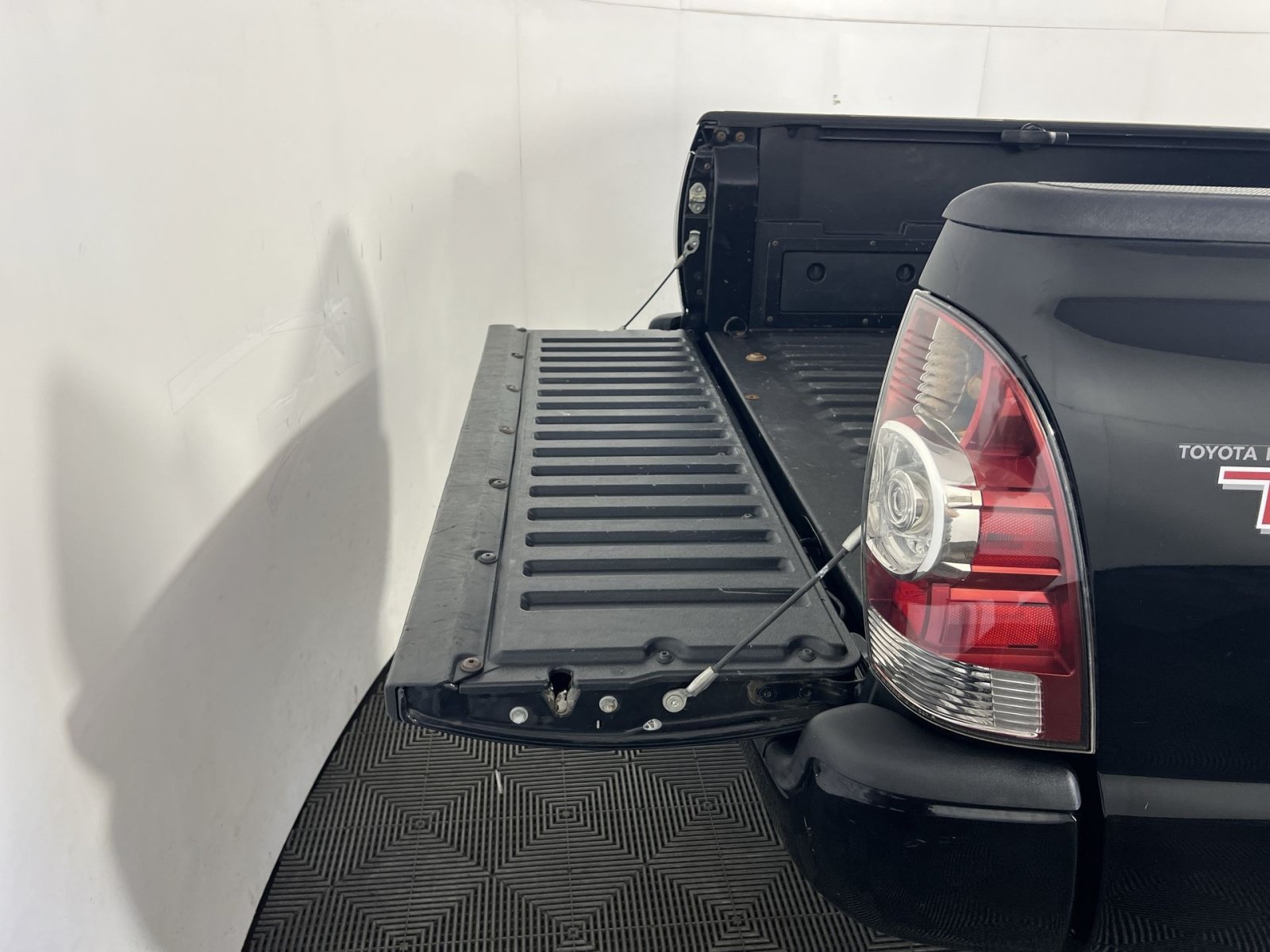 Used 2013 Toyota Tacoma 4x4 Double Cab w/ TRD Sport Pkg image 25
