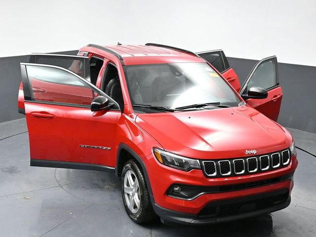 Used 2024 Jeep Compass Latitude image 65