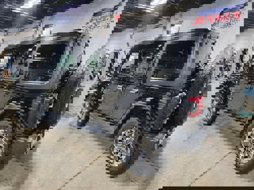 Used 2018 Jeep Wrangler Unlimited Sahara image 6