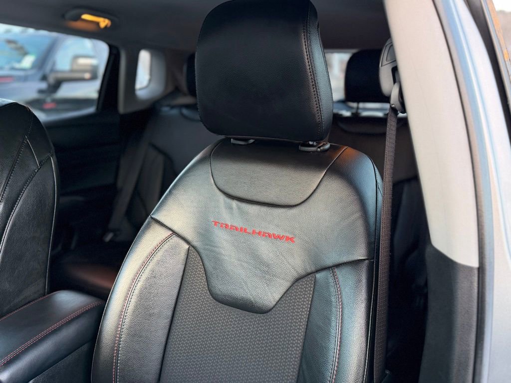 Used 2022 Jeep Compass Trailhawk w/ Trailhawk Convenience Group image 10