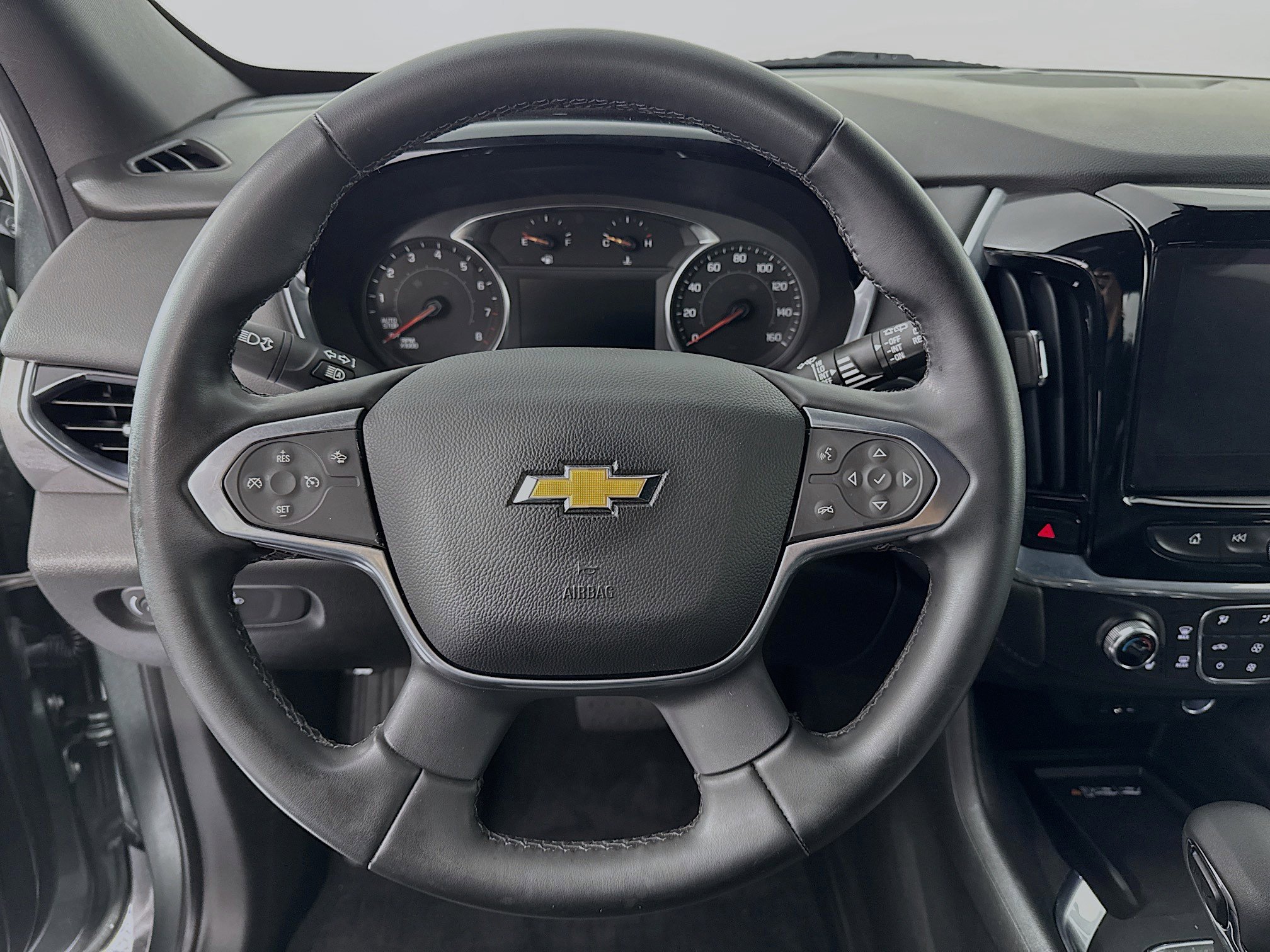 Used 2023 Chevrolet Traverse LT image 11