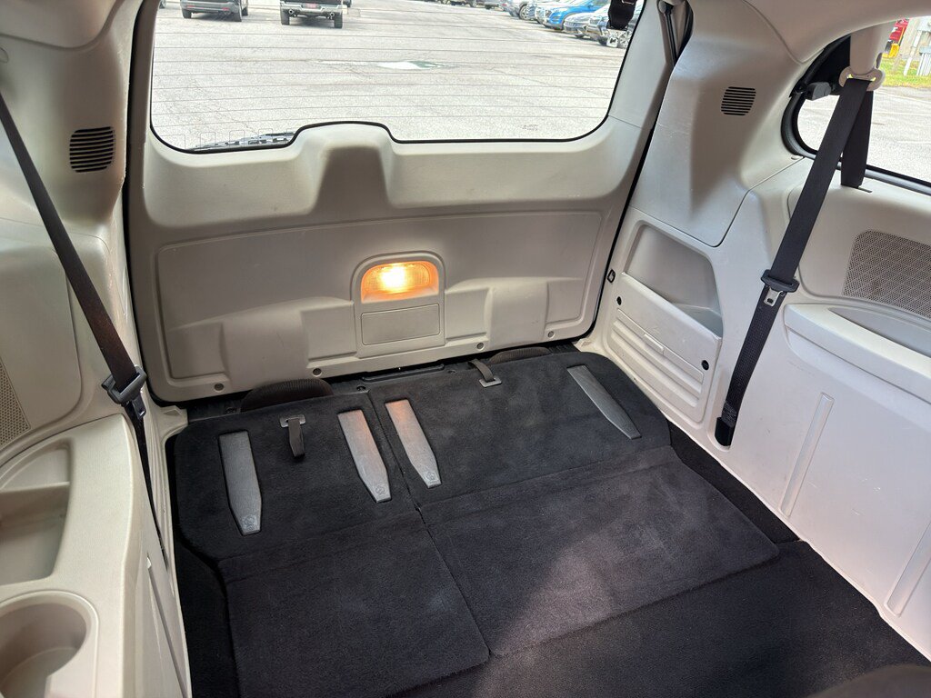 Used 2016 Dodge Grand Caravan SXT w/ Rear Park Assist Package FWD image 26