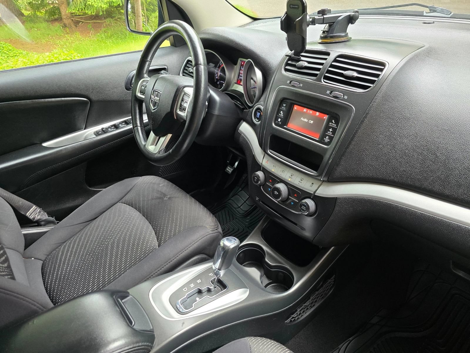 Used 2013 Dodge Journey SXT w/ Flexible Seating Group FWD image 11