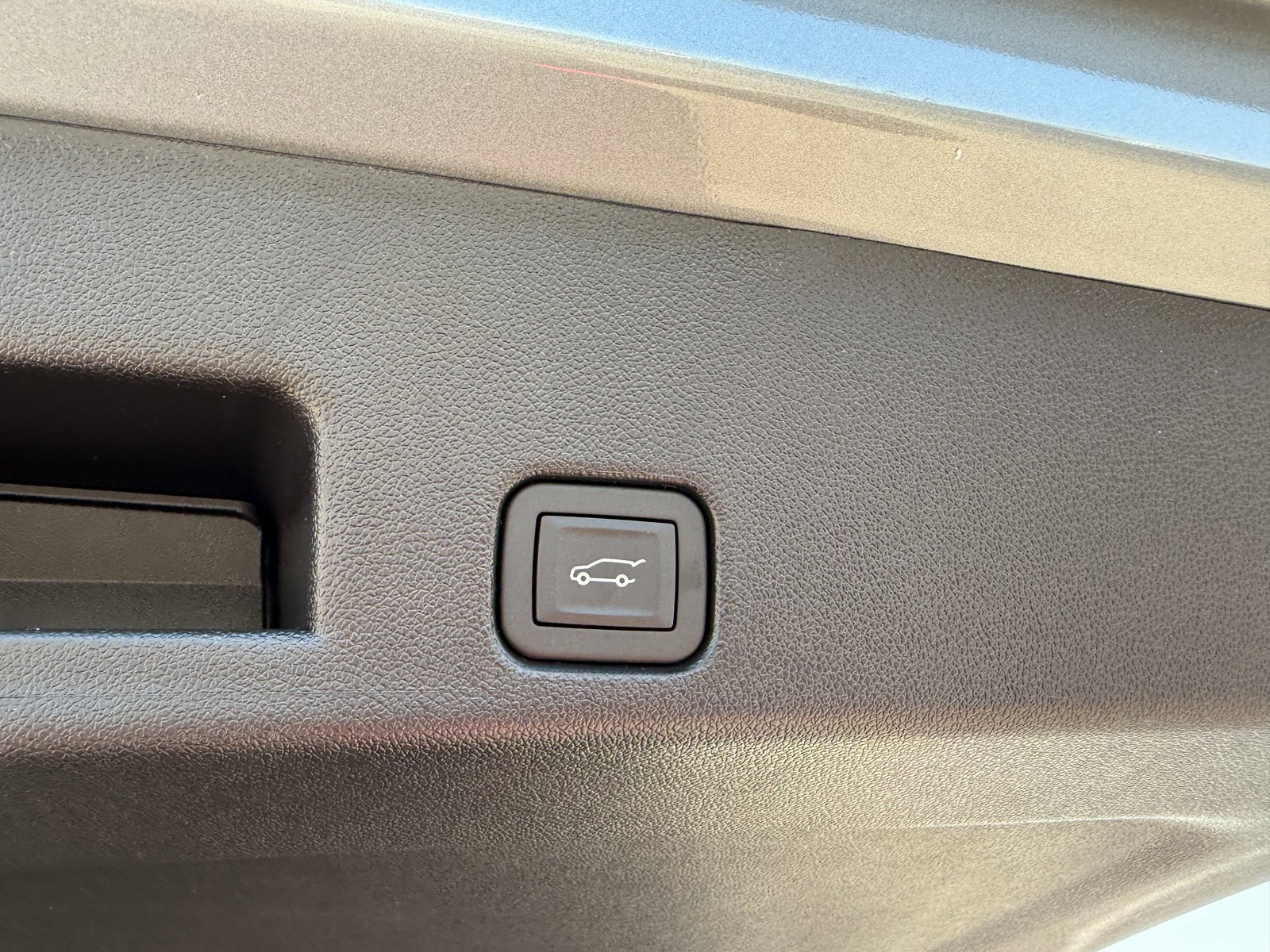 New 2026 Chevrolet Traverse High Country w/ LPO, Floor Liner Package image 12