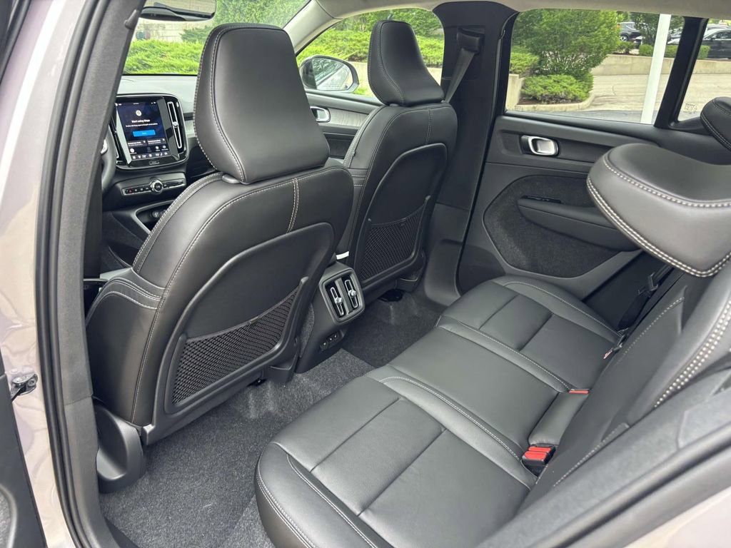 New 2026 Volvo XC40 B5 Plus w/ Protection Package Premier image 27
