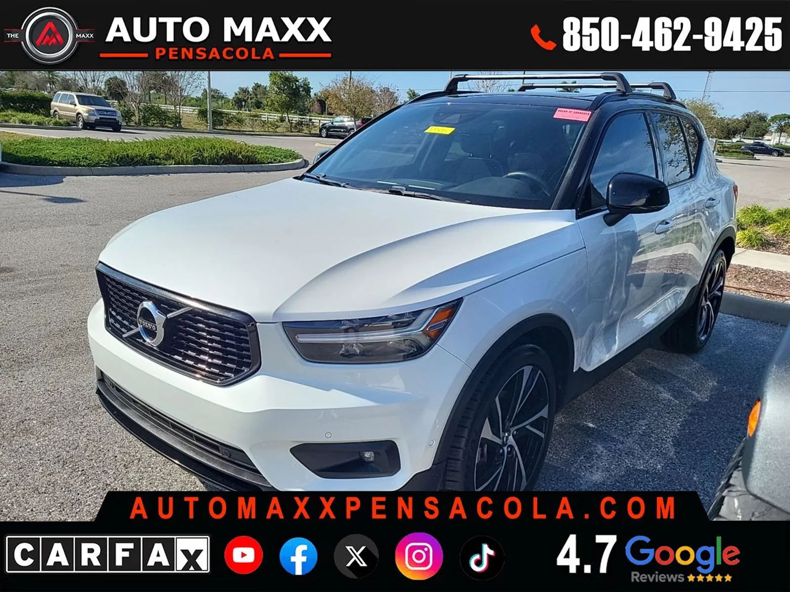 Used 2019 Volvo XC40 T4 R-Design image 1