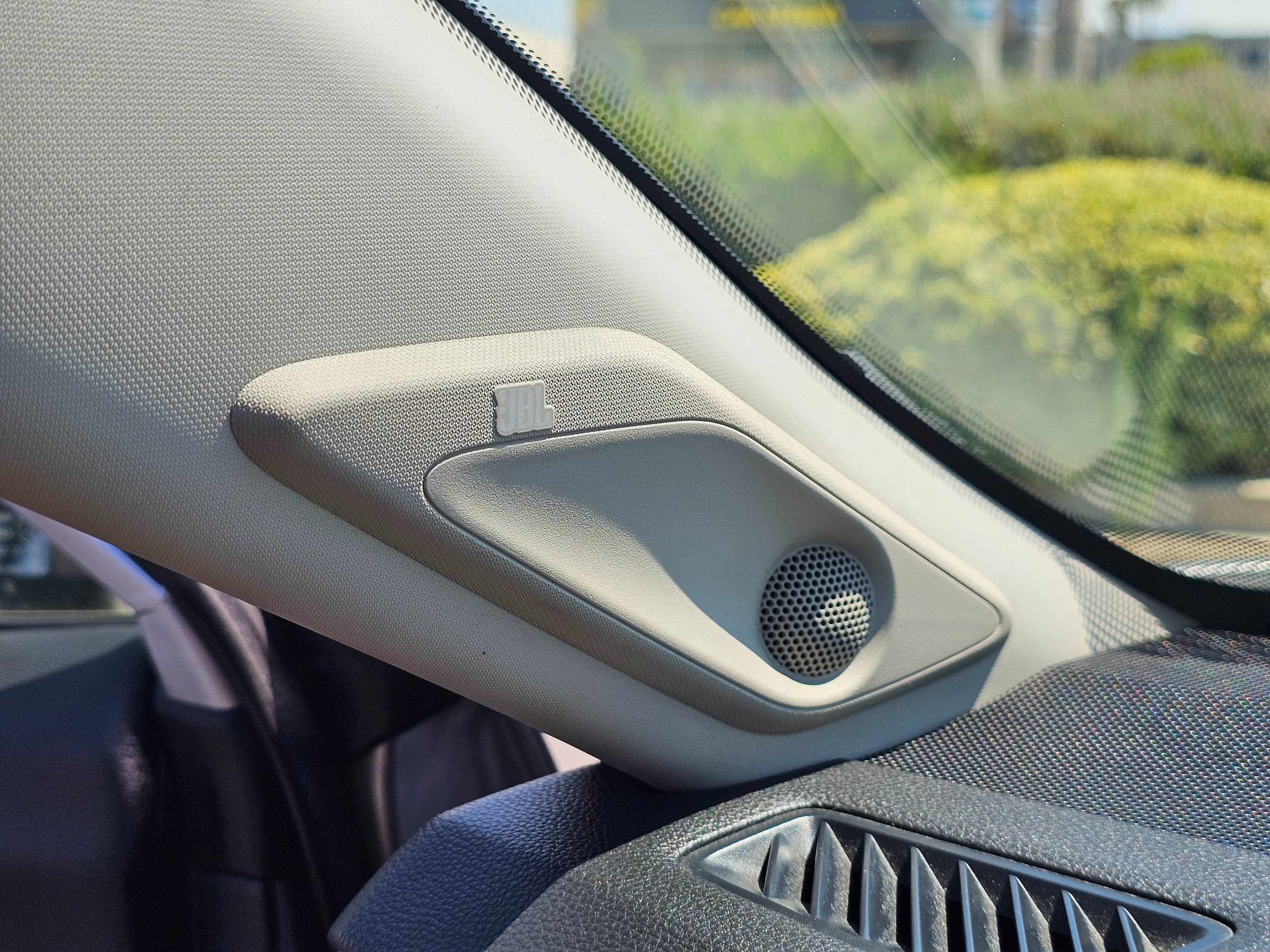 Used 2019 Toyota RAV4 Limited w/ Carpet Mat Package FWD image 38