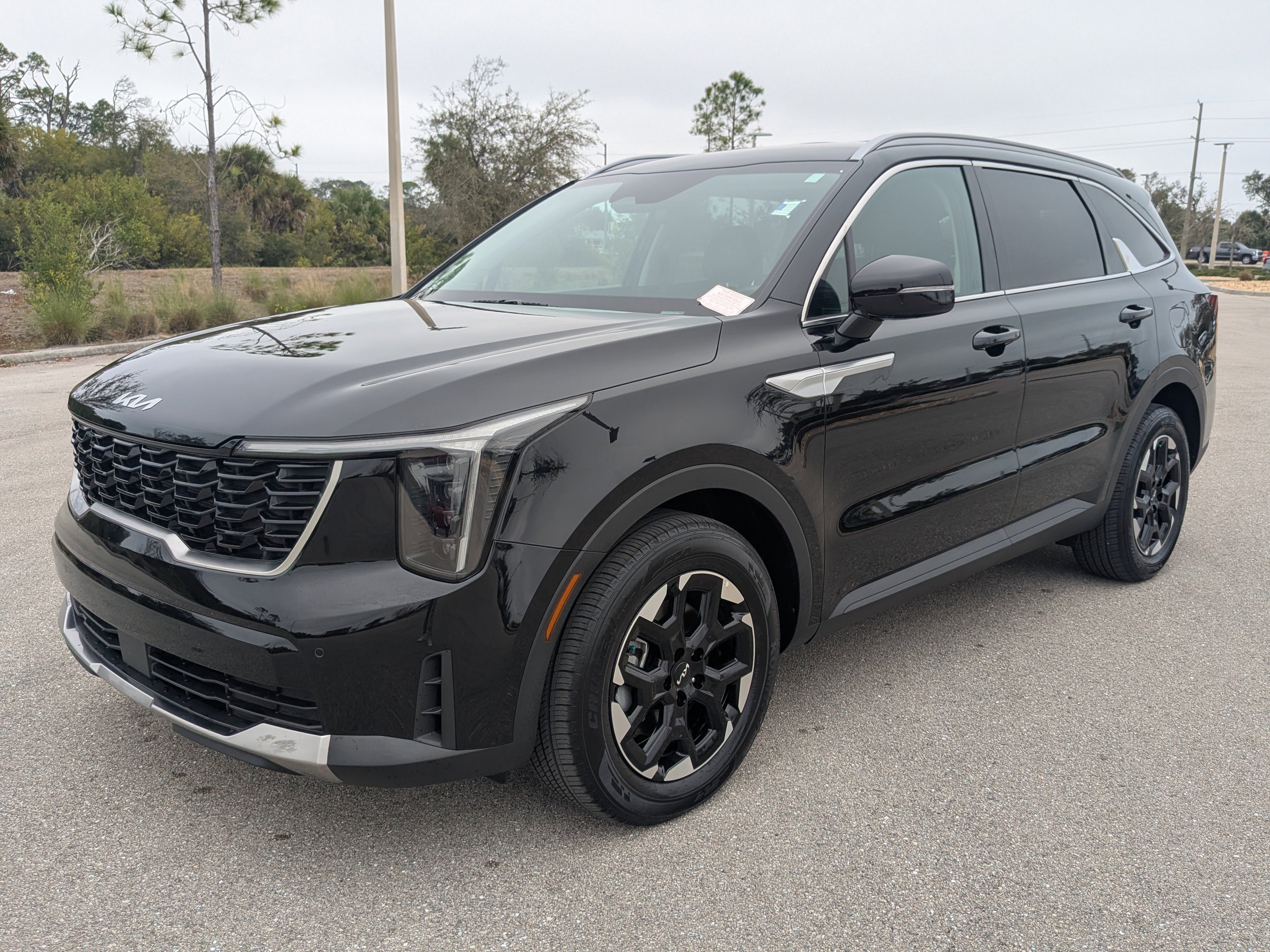 Certified 2025 Kia Sorento S image 9