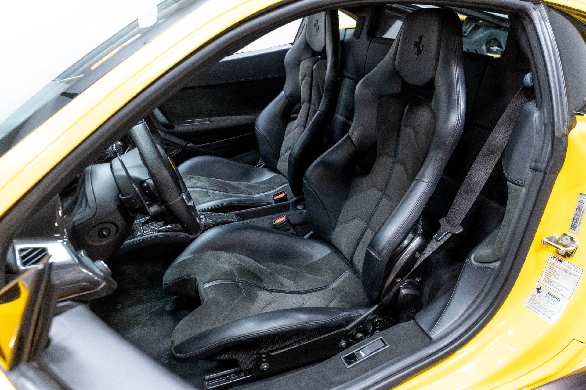 Used 2010 Ferrari 458 Italia Coupe RWD image 7