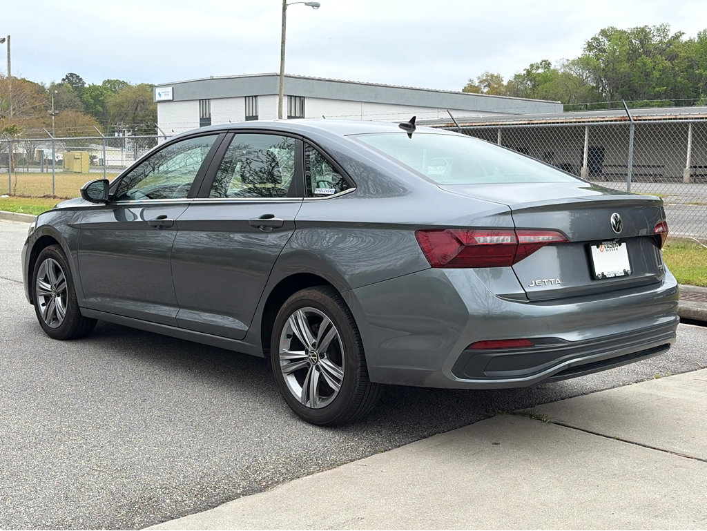 Used 2024 Volkswagen Jetta SE image 27